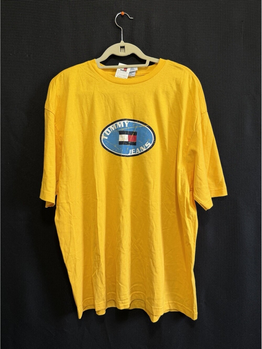 NWT Tommy Jeans Yellow Oval Logo Graphic T-Shirt Men’s XL 100% Cotton